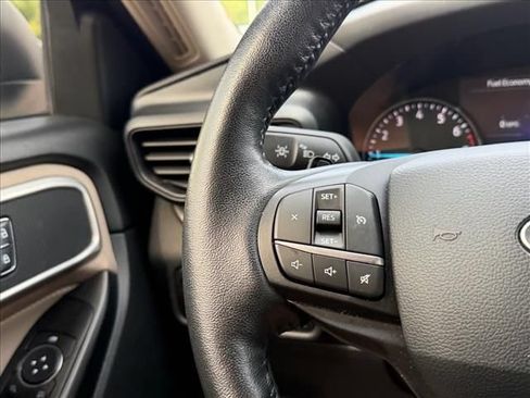 Used 2020 Ford Explorer XLT w/ Comfort Package AWD/4WD image 19