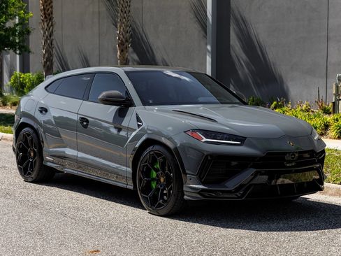 Used 2023 Lamborghini Urus Performante AWD/4WD image 9