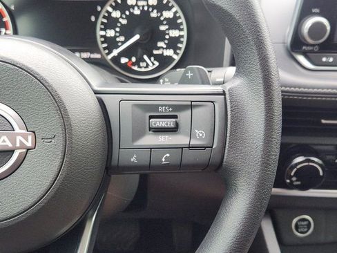 Used 2023 Nissan Rogue S image 37