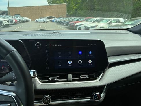 Used 2025 Chevrolet Equinox LT image 20