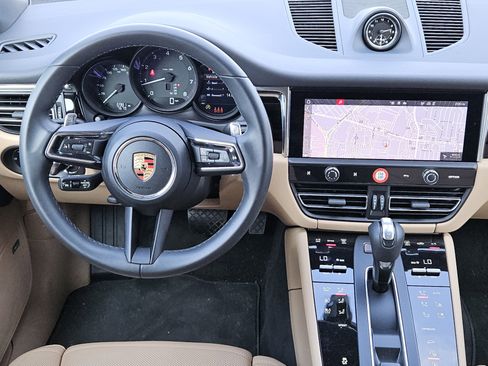 Certified 2026 Porsche Macan image 25