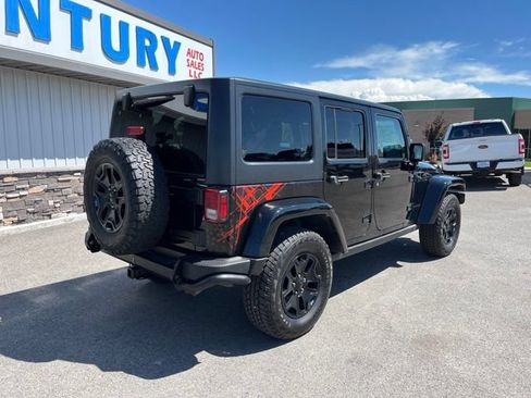 Used 2016 Jeep Wrangler Unlimited Sahara AWD/4WD image 14