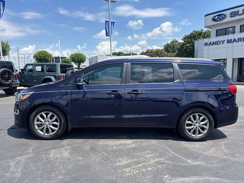 Used 2019 Kia Sedona EX FWD image 2
