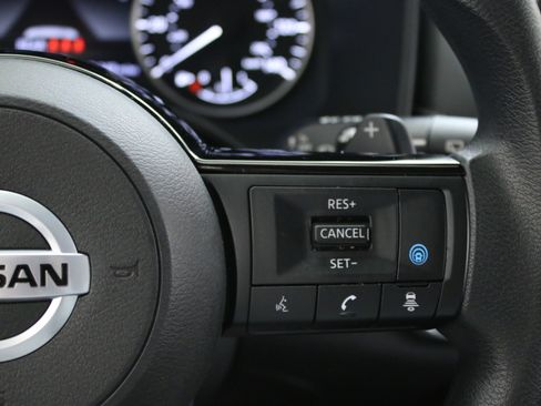Used 2021 Nissan Rogue SV AWD/4WD image 15