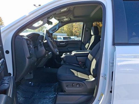 Used 2024 Chevrolet Silverado 1500 Custom Trail Boss w/ Dark Appearance Package image 16