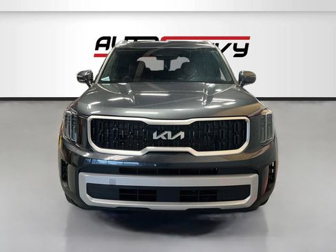 Used 2023 Kia Telluride EX w/ EX Captain's Chair Package AWD/4WD image 2