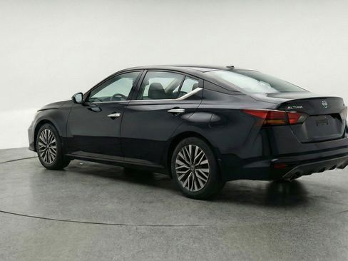 Used 2025 Nissan Altima 2.5 SV image 6