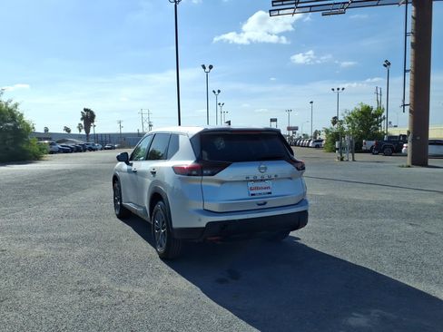 Used 2024 Nissan Rogue S FWD image 6