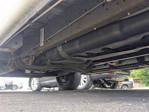 Used 2011 Ford E-350 and Econoline 350 XLT RWD image 32