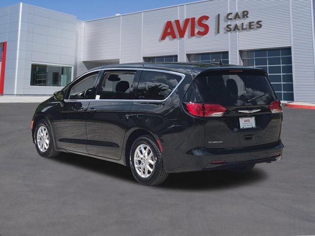 Used 2023 Chrysler Voyager LX FWD image 9