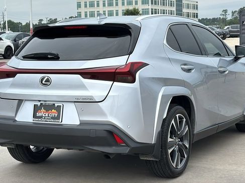 Used 2023 Lexus UX 250h FWD w/ Accessory Package (Z2) image 5