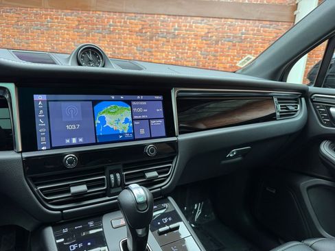 Used 2024 Porsche Macan S AWD/4WD image 19