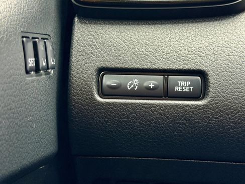 Used 2019 Nissan Rogue SL image 20