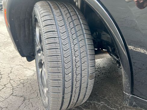 Used 2023 Dodge Durango R/T w/ Hemi Orange Plus Package image 6