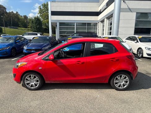 Used 2013 MAZDA MAZDA2 Sport FWD image 4
