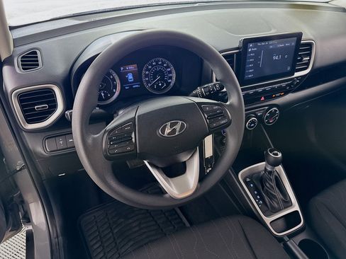 Used 2021 Hyundai Venue SE image 22