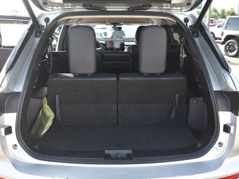 Used 2025 Mitsubishi Outlander SE FWD image 18