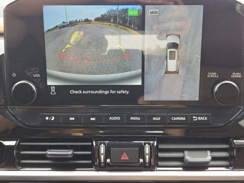 Used 2025 Nissan Pathfinder Platinum w/ Cargo Package AWD/4WD image 19