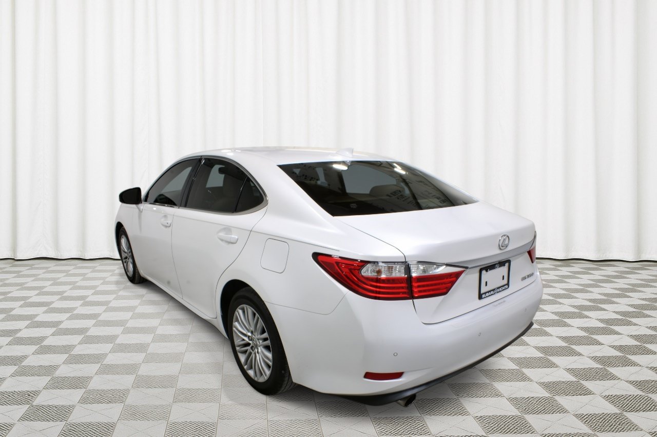 Used 2015 Lexus ES 350 w/ Luxury Package FWD image 5