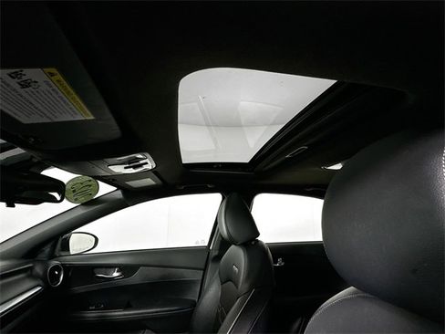 Used 2023 Kia Forte GT-Line w/ GT-Line Premium Package image 19