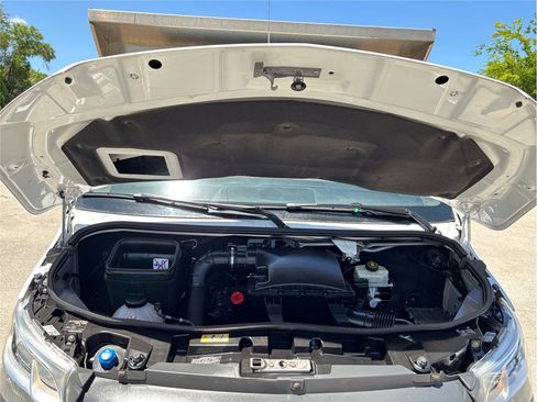 Used 2021 Mercedes-Benz Sprinter 4500 image 32