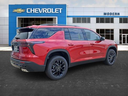 New 2026 Chevrolet Traverse LT w/ Midnight/Sport Edition AWD/4WD image 5