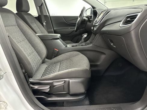 Used 2024 Chevrolet Equinox LT AWD/4WD image 17