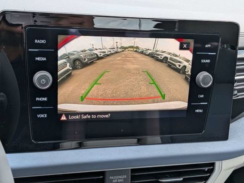 New 2026 Volkswagen Jetta SE FWD image 21