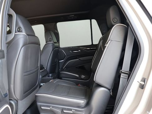 Used 2021 Cadillac Escalade Sport w/ LPO, ONYX Package AWD/4WD image 13
