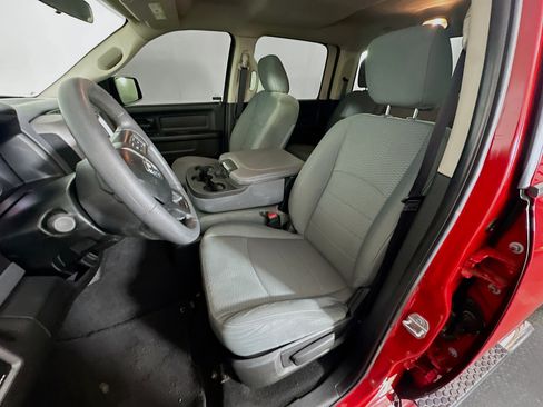 Used 2018 RAM 1500 Express w/ Express Value Package RWD image 13
