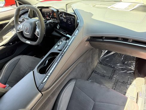 Used 2025 Chevrolet Corvette Z06 RWD image 12