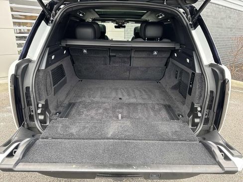 Used 2023 Land Rover Range Rover SV image 6