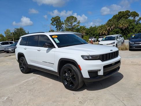 Used 2025 Jeep Grand Cherokee L Limited w/ Black Appearance Package RWD image 2