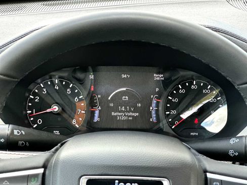 Used 2025 Jeep Compass Limited AWD/4WD image 19