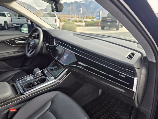 Used 2022 Audi Q7 3.0T Premium w/ Convenience Package AWD/4WD image 34