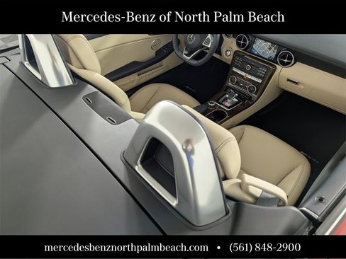 Used 2017 Mercedes-Benz SLC 300 image 27