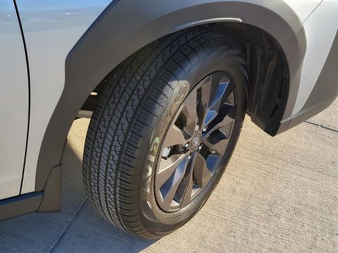 Certified 2025 Subaru Outback Onyx Edition image 5