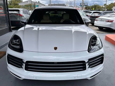 Used 2022 Porsche Cayenne AWD/4WD image 7