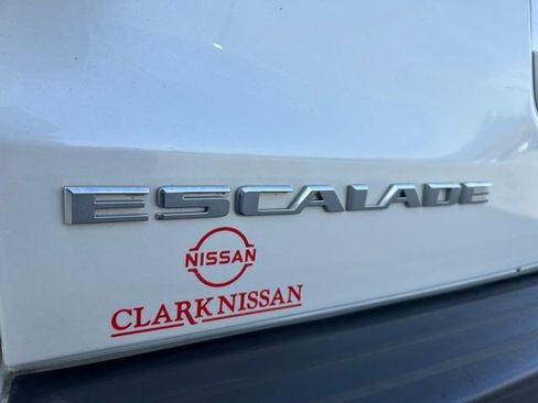 Used 2015 Cadillac Escalade Premium AWD/4WD image 10