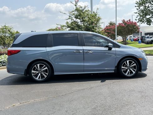 Used 2023 Honda Odyssey Touring image 11