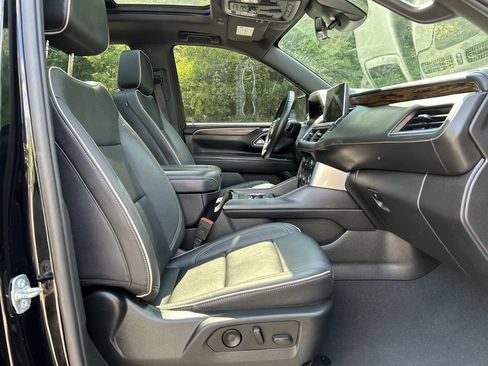 Used 2023 Chevrolet Tahoe Premier AWD/4WD image 19
