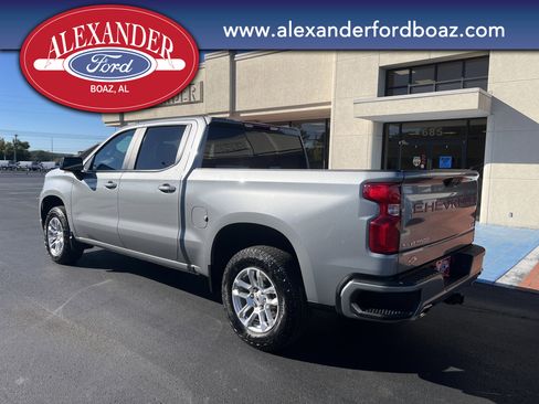 Used 2024 Chevrolet Silverado 1500 RST image 2