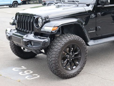 Used 2023 Jeep Gladiator Overland AWD/4WD image 17