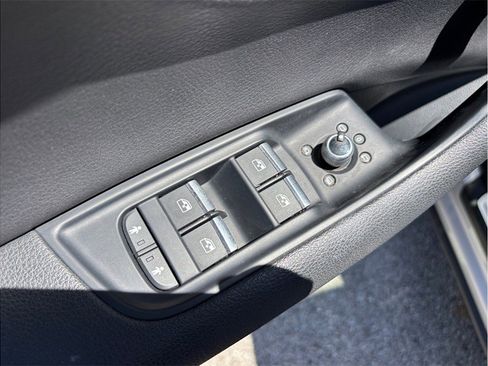 Used 2018 Audi Q7 3.0T Premium AWD/4WD image 22
