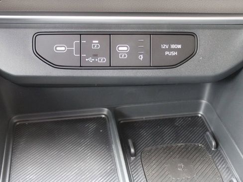New 2026 Kia Carnival EX FWD image 45