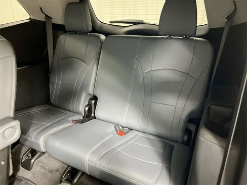 Used 2020 Buick Enclave Essence image 28