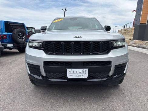 Used 2023 Jeep Grand Cherokee L Laredo AWD/4WD image 8