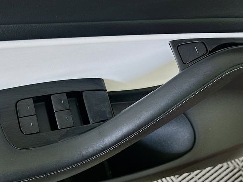 Used 2020 Tesla Model 3 Long Range image 15