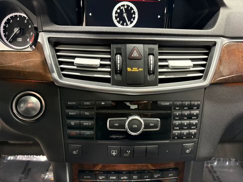 Used 2013 Mercedes-Benz E 350 4MATIC Sedan image 30