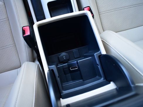 Used 2013 Volkswagen Passat TDI SE image 34